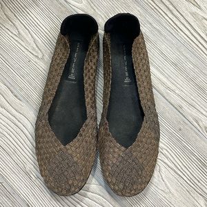 Steven by Steve Madden Criss Bronze
Yoga Flats